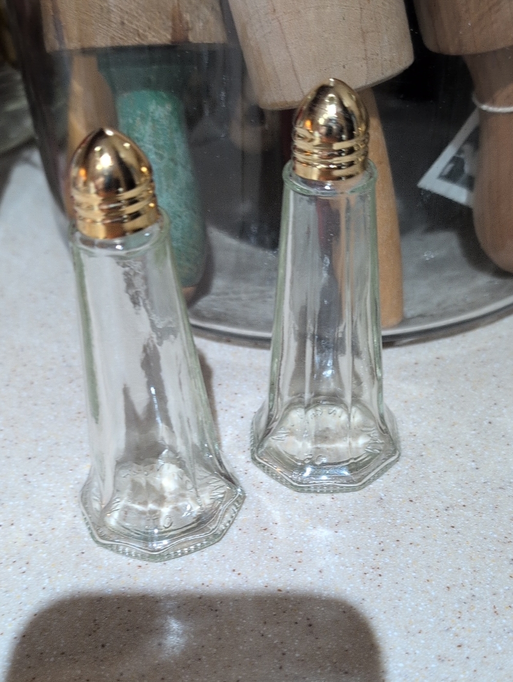 Gold-Top Clear Glass Salt and Pepper Shaker Set. New